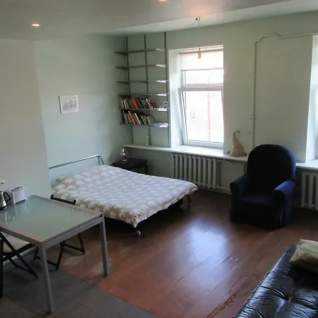 Light And Bright Studio 5 Min To Everywhere Riga